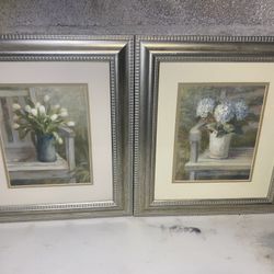 $30 - a pair of framed floral art with free delivery 🚚