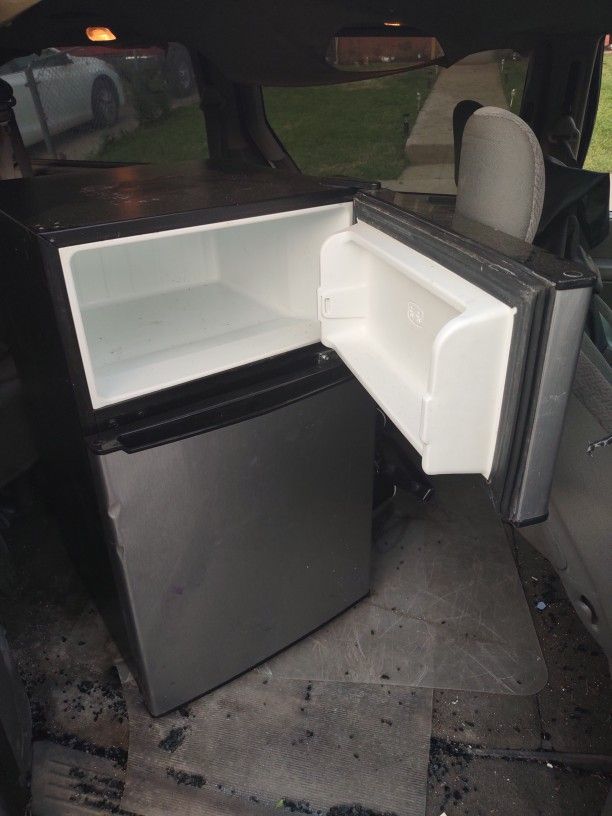 Mini Fridge And Freezer