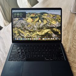 MacBook Air 13.6