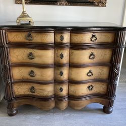 Decorative storage chest