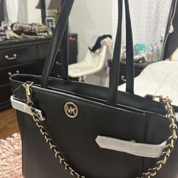Autentic MK Purse (new)