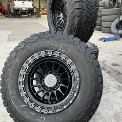 Vendo Set De Rines Nuevos 17x9 De Ancho De 6-139.7 Con Llantas 285/70/R17 Bfgoodrich Instacion Y Balance Gratis Por $950 ✅🔥