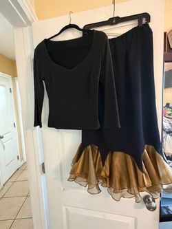 Halloween elegant witch size 8-10. Black and Gold Two-Piece Skirt Set