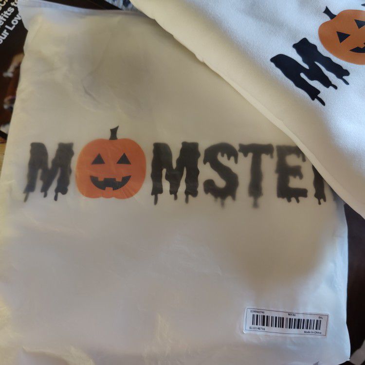 Momster XL Halloween Sweatshirts. -white