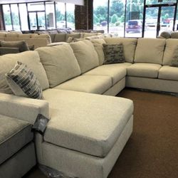 Ashley 3 PCS Sectional Sofa Edenfield