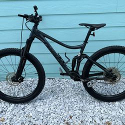 2021 Giant Stance 27.5 Med