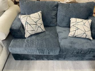 BLUE LOVESEAT
