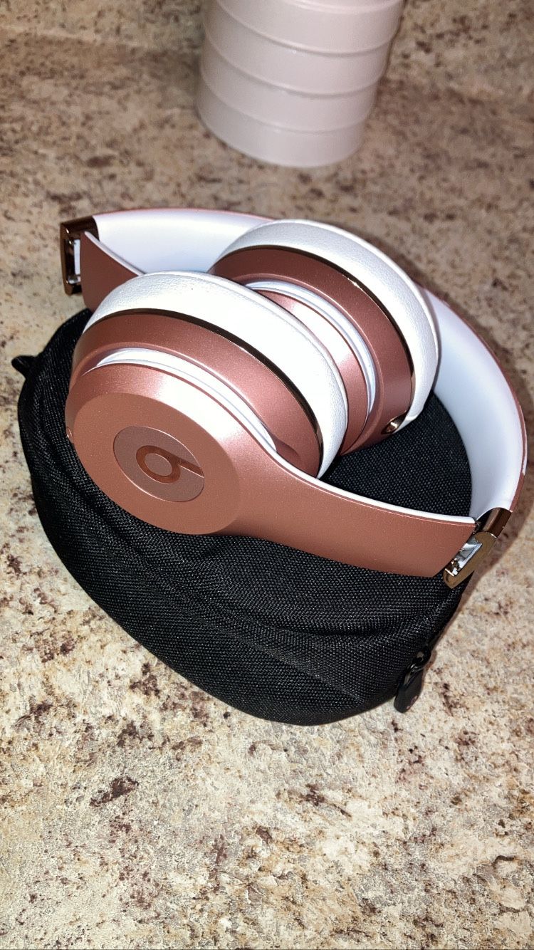 Beats Solo3 Wireless True Wireless On-Ear Headphones