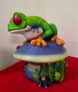 Vintage 90s Rainforest Café Frog Coin Bank,7" H.