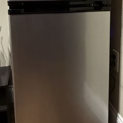 Mini fridge