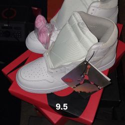 Jordan 1s 9.5 