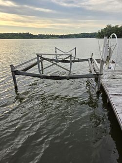 3000lb Shorestation V Boat OR Pontoon Lift
