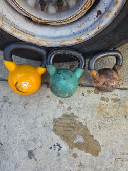 15 25 30 pound kettlebells