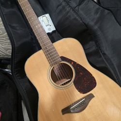 Yamaha Acoustic Guitar