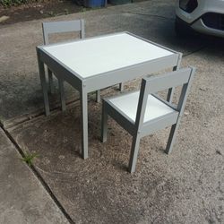 New Children's Table & Chairs