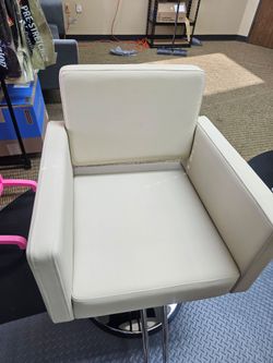White Leather Salon Styling Chair