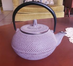 Oriental TEA POT W/LID AND STRAINER