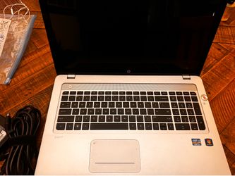 HP Envy 17 17” Laptop Core i5 Windows 10 Reset w/ Original Charger