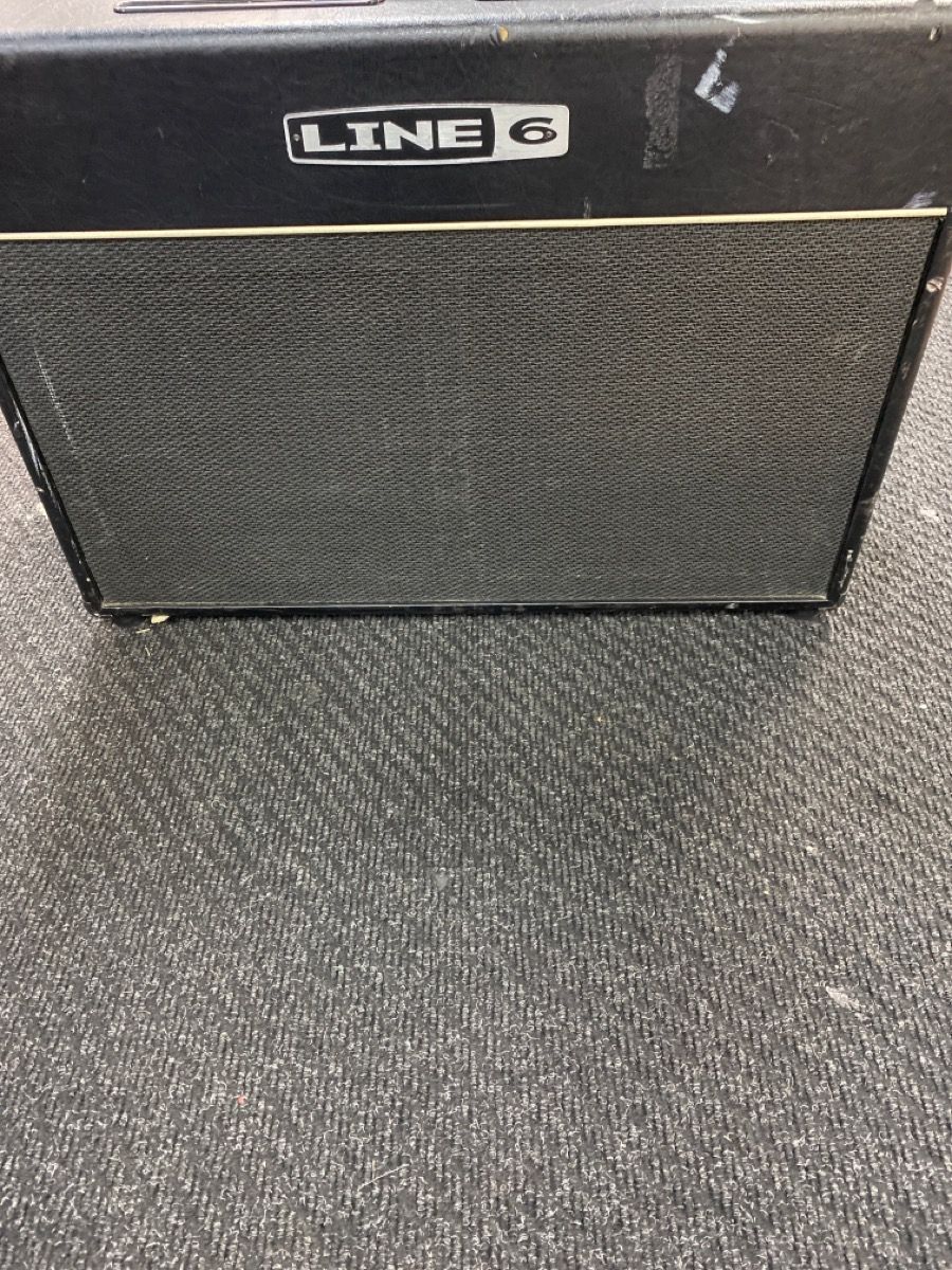 Line 6 Vetta II Electric Guitar Amp – 150W Modeling Head – Powerful & Versatile (A1D010148)