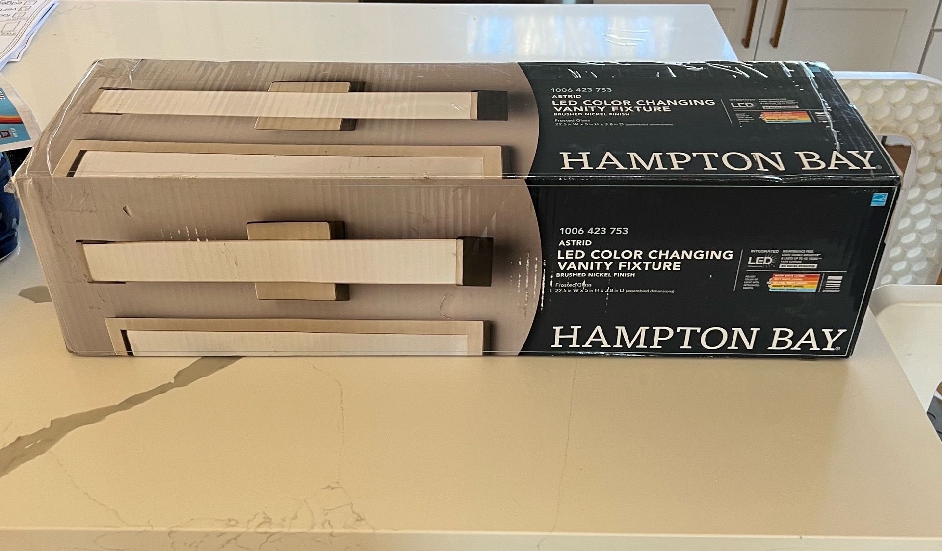 Vanity light fixture