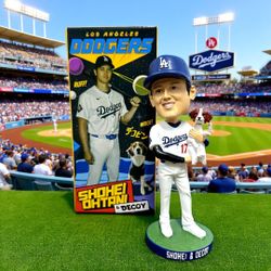 Shohei Ohtani & Decoy LA Dodgers Bobblehead