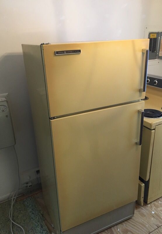 Vintage GE Refrigerator Fridge 14 Cubic Ft Harvest Gold Great Condition for  Sale in Bensalem, PA - OfferUp