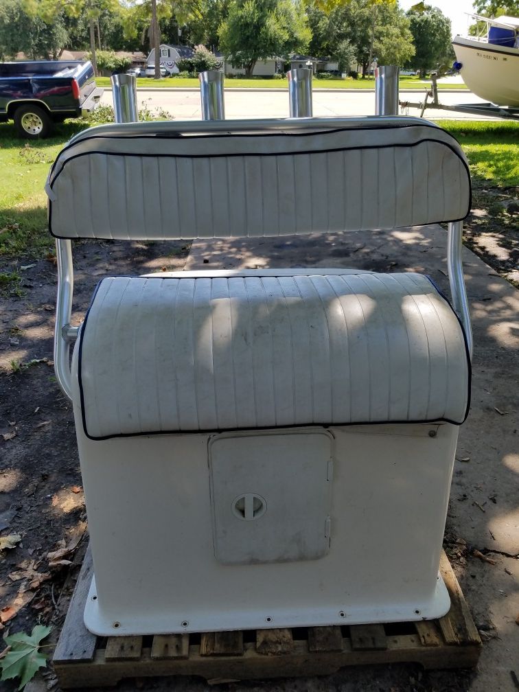 Boat, center console leaning post...