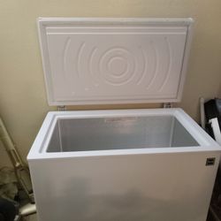 RCA  Chest Freezer