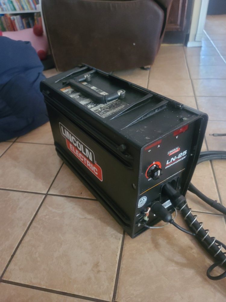 Lincoln LN25 Ironworker suitcase welder with k126 fluxcore gun for Sale in Riverside, CA OfferUp