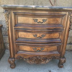 Assorted Bedroom Furniture 