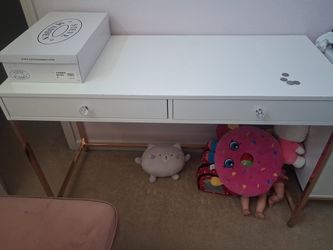 Desk and 2 small cabinets
