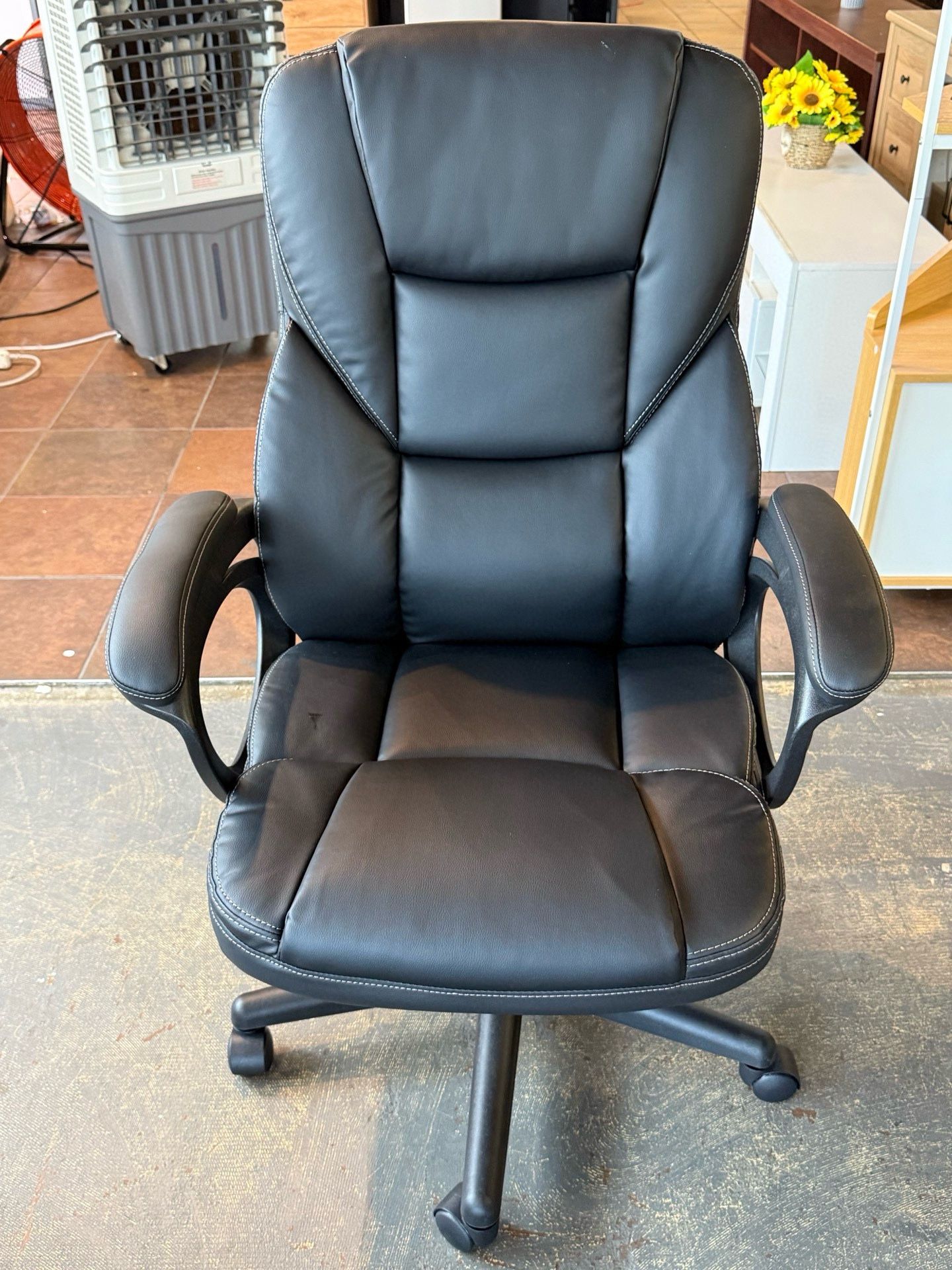 Large High Back Black Leather Executive Chair with Swivel Seat for Study Room, Office (Black) π°70$