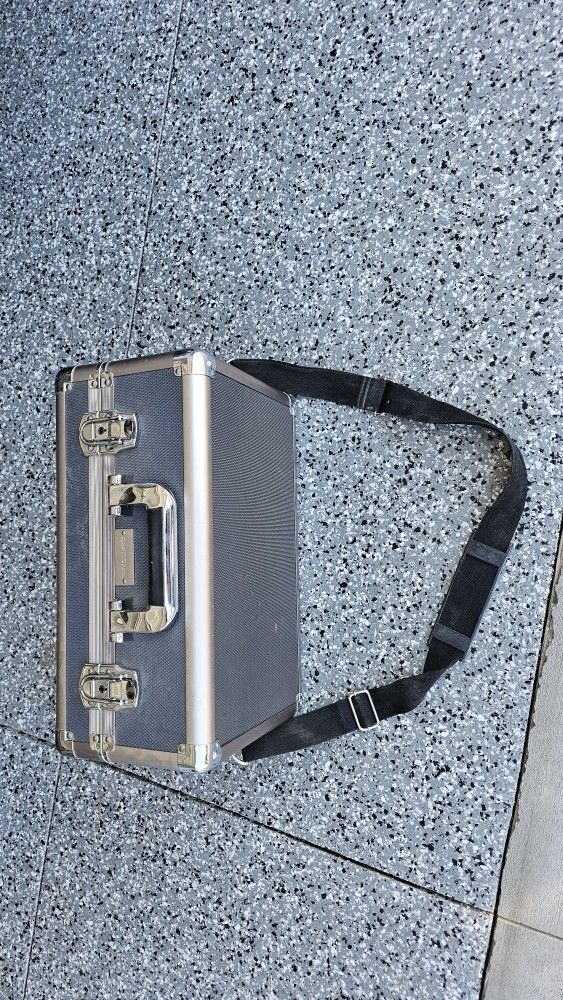 Vanguard Equipment Carrying Case