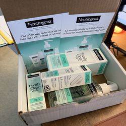 NEW Neutrogena Evenly Clear Bundle