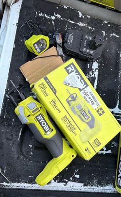 Ryobi ONE+ 18V Cut-Out Tool with Battery and Charger