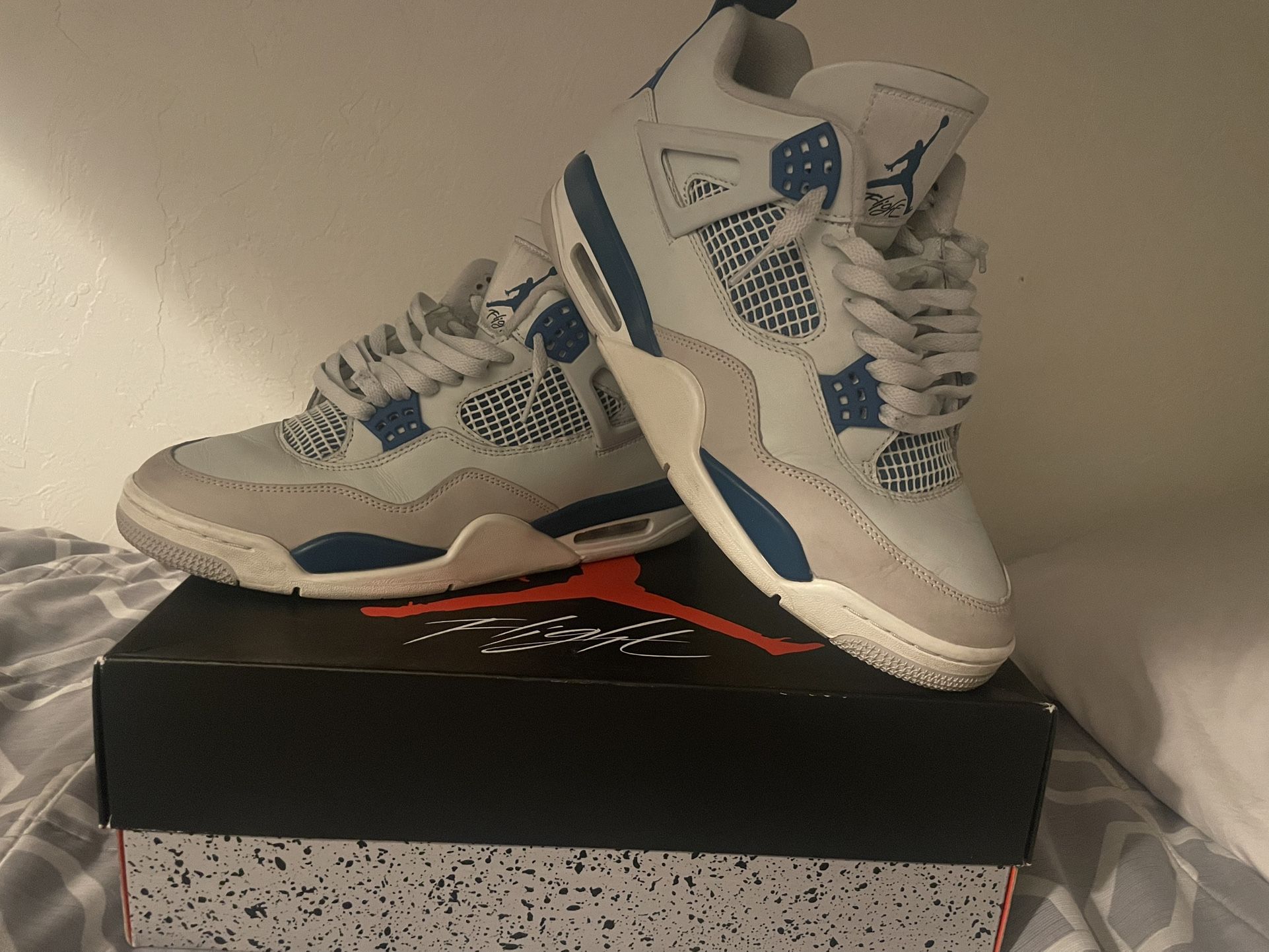 Jordan 4 Military Blues