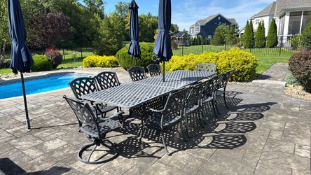 Free outdoor table with 10 chairs