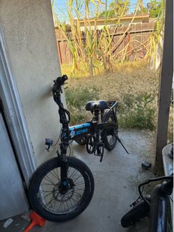 Lectric Foldable Electric Bike (Needs Display) - $500 OBO