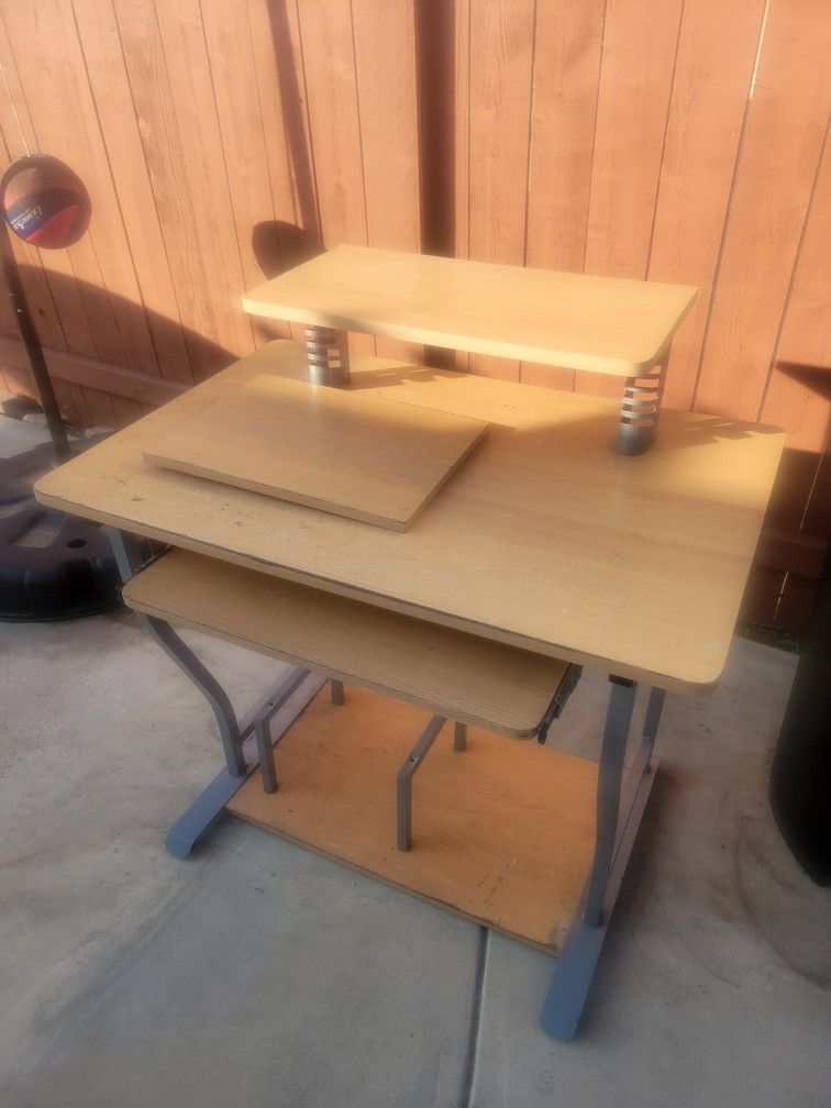 Free Used Computer Table