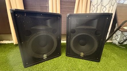 Yamaha BR15,15 inch speaker two way passive PA speakers 400 W program 800 W peak at 8 OHMS