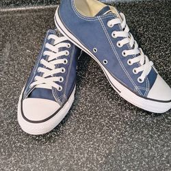 Converse mens 7.5 like new