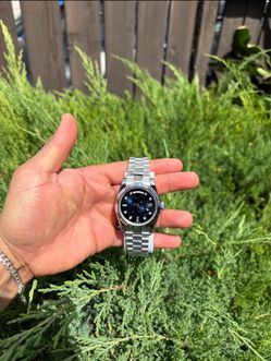 Blue face and diamonds men’s watch 41mm