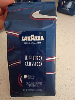 LavAzza coffee ☕🥐🍩