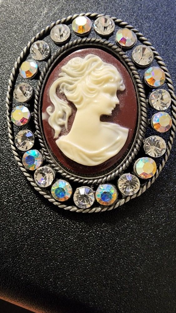 Cameo Brooch - Burgandy - Unsure Of Age Or Maker