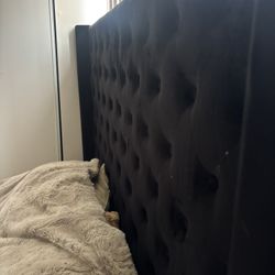 Tufted Queen Bed Frame 