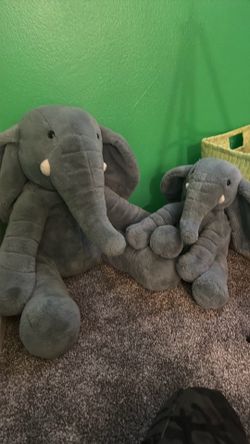 Cute mom and baby elephant, plush big