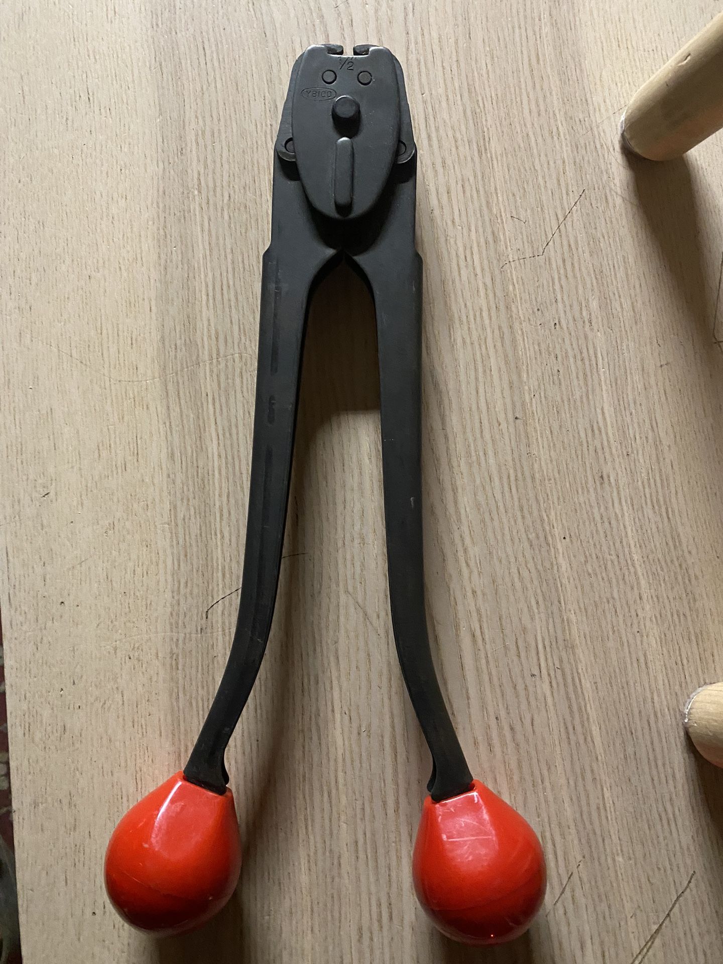 New. 1/2 inch Steel, Strapping Heavy Duty Double Notehed Frond Action, Professional, Steel Strapping Sealer Crimper Tool Kit