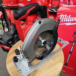 MILWAUKEE M18 18V 6 1/2 CIRCULAR SAW (TOOL-ONLY)