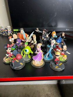 Disney infinity figures lot