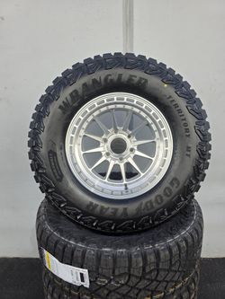 17" LOCK Baja rims w- 33" Goodyear M/T Tires 